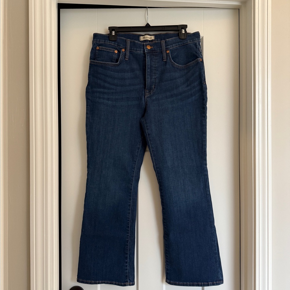Like New Madewell Mid-rise Kickout Jean Size 30